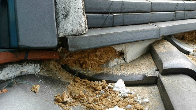 既存漆喰の撤去